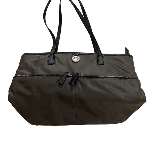 Michael Kors Gray Nylon Kempton Tote Bag Purse Zip Close 10”x15” Silver Charm - Picture 2 of 14